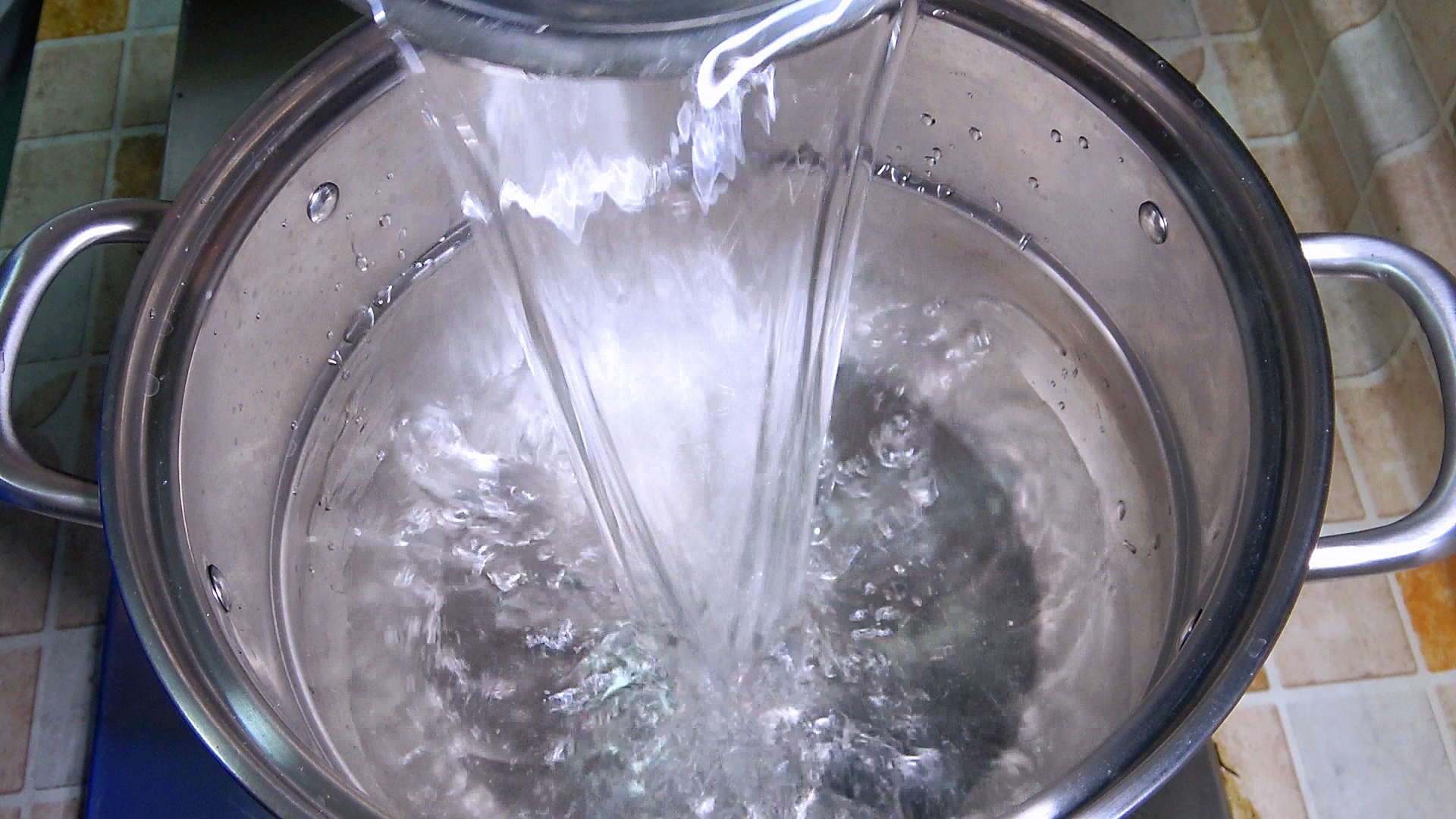 蒸鸡蛋不放水怎么做好吃,蒸鸡蛋又滑又嫩