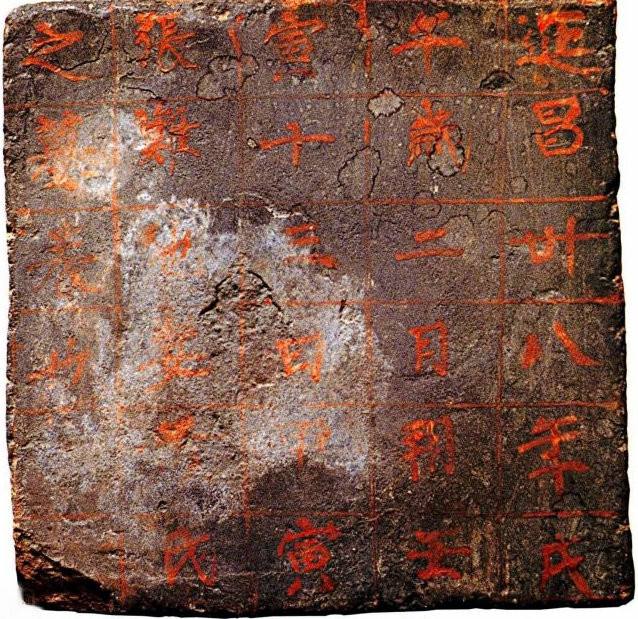 古人为什么喜欢刻字在石壁上,古人为什么热衷于雕像