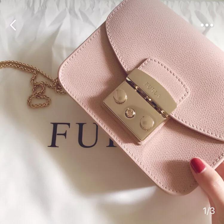 入手第一个轻奢侈包选啥,人生中的第一只大牌包包