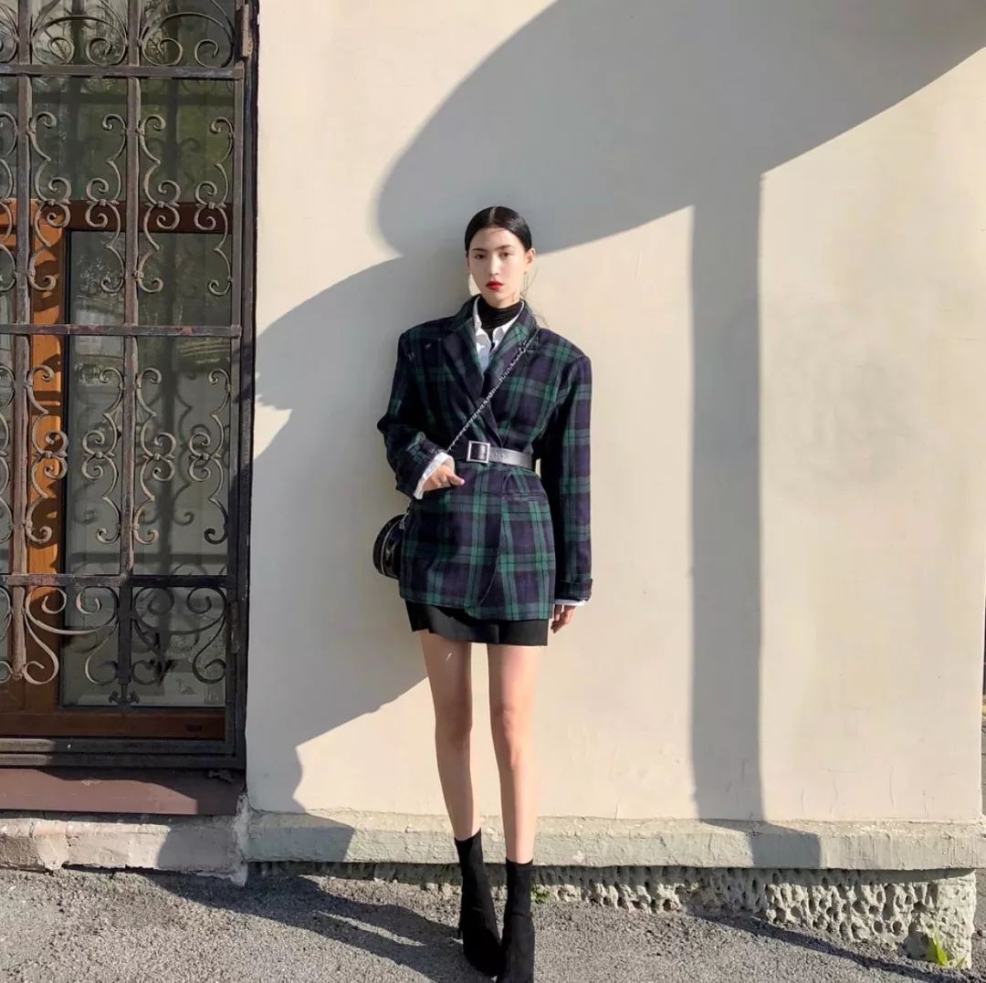 今年流行的靴子适合小粗腿穿,秋冬高跟百搭靴子