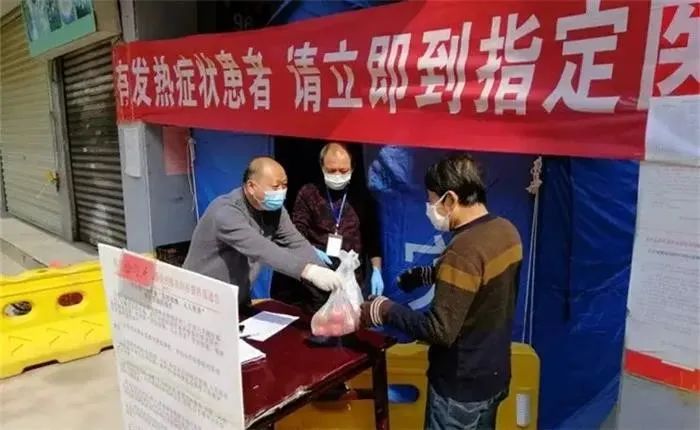 抗击疫情第一线战斗,战疫先锋凝心聚力抗疫情