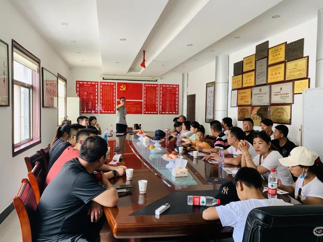 渭南丹凤葡萄酒厂新闻报道,西安客户来考察