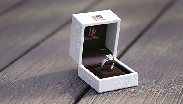 h色钻石2.5克多少钱,h色钻石多少钱一克拉