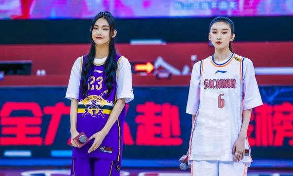 楣挎櫁鏇艰仈瑙ｈ姣旇禌,楣挎櫁瀵硅嫳瓒呯殑璇勪环