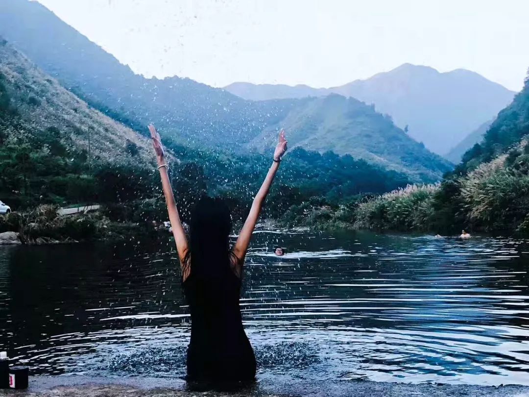 10年前，那个花83元穷游*藏西**的姑娘，后来怎么样了？