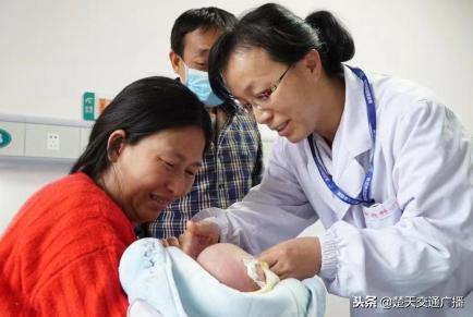 危重病人转院紧急护送,抢救八次早产儿