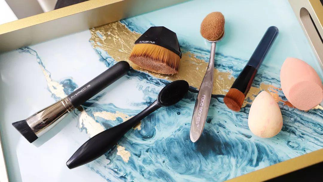 韩国“热辣DJ”素颜出镜，粉丝直言：太普通，这3步化妆术太牛