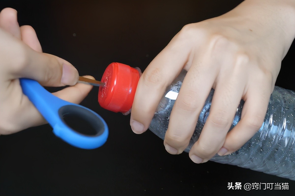 生活小妙招自动浇花器,自制出差后定时浇花器