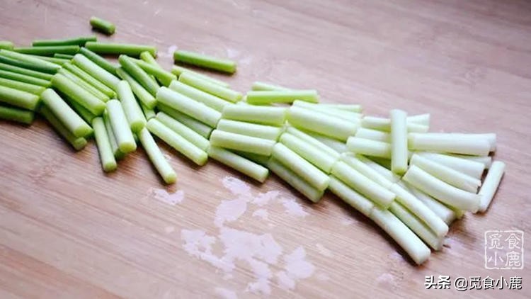 蒜苔怎样炒最好吃又好看,蒜苔怎么炒才嫩又脆