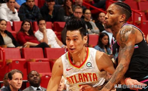 队魂！梦幻脚步+神龙摆尾+钉板大帽，韦德第一时间安慰他错失绝杀