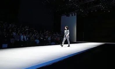 斯凯奇新款宣传片,skechers斯凯奇发布