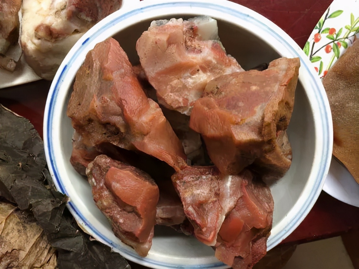 牧民捡到一块石头价格,牧民捡到石头值多少钱