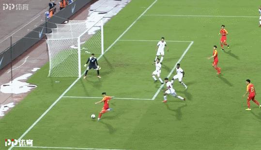 u23国足2-1马来西亚张玉宁点射,u22张玉宁完整视频