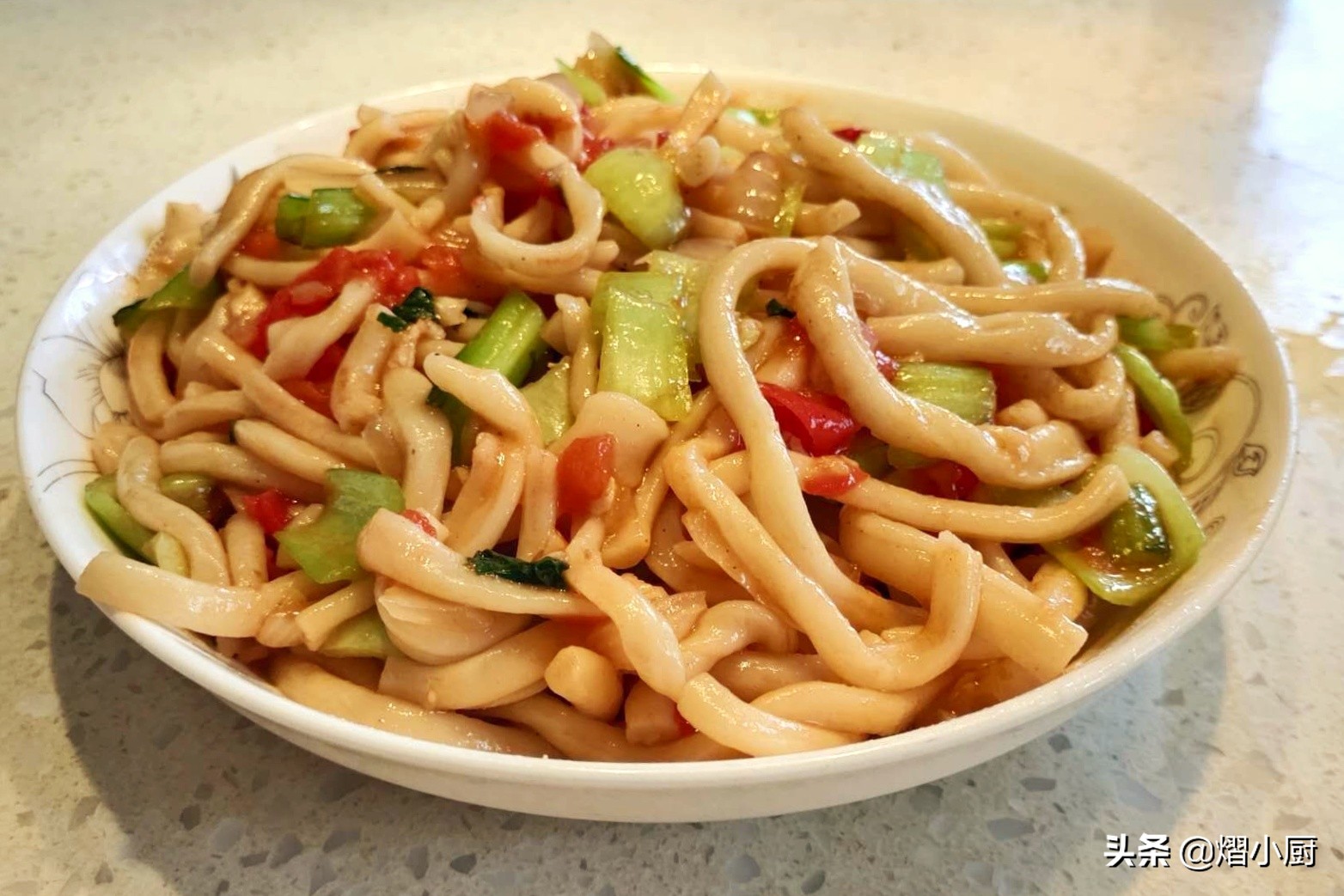 教你做好吃的炒面，方法简单，只要把握这一步，面Q弹味道鲜美