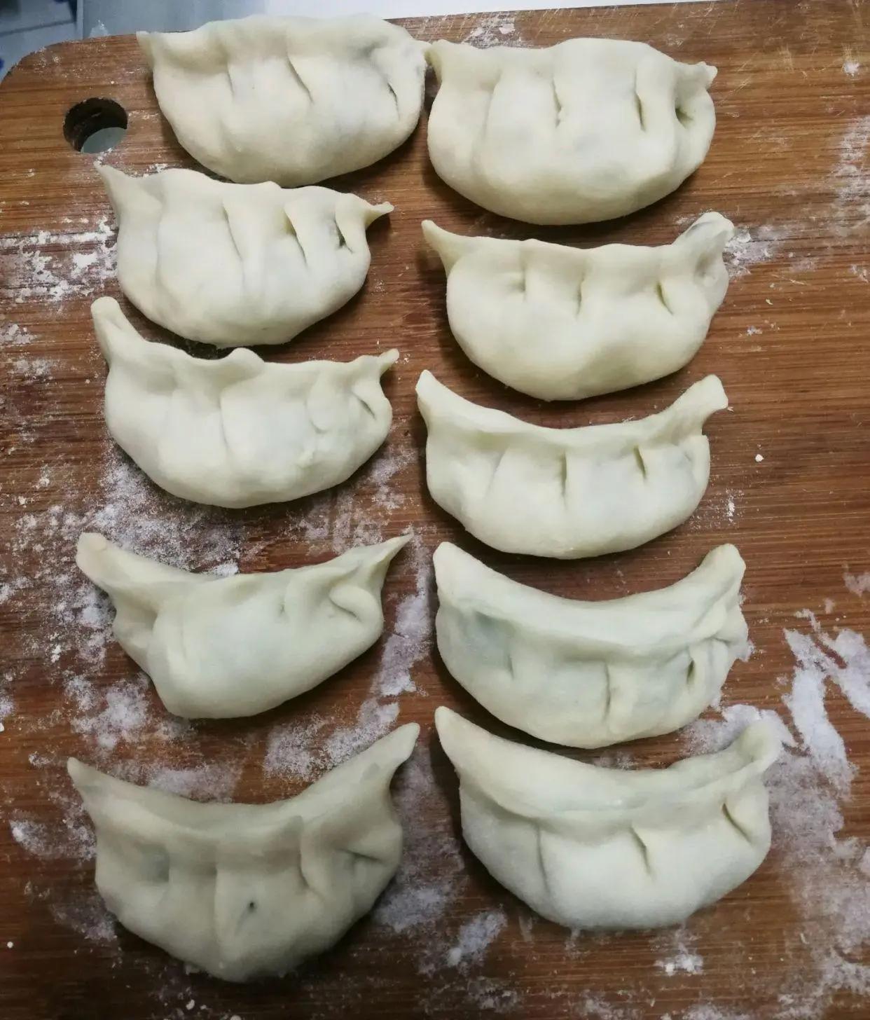 冷冻饺子为什么煮白了,饺子冻久了裂纹咋办