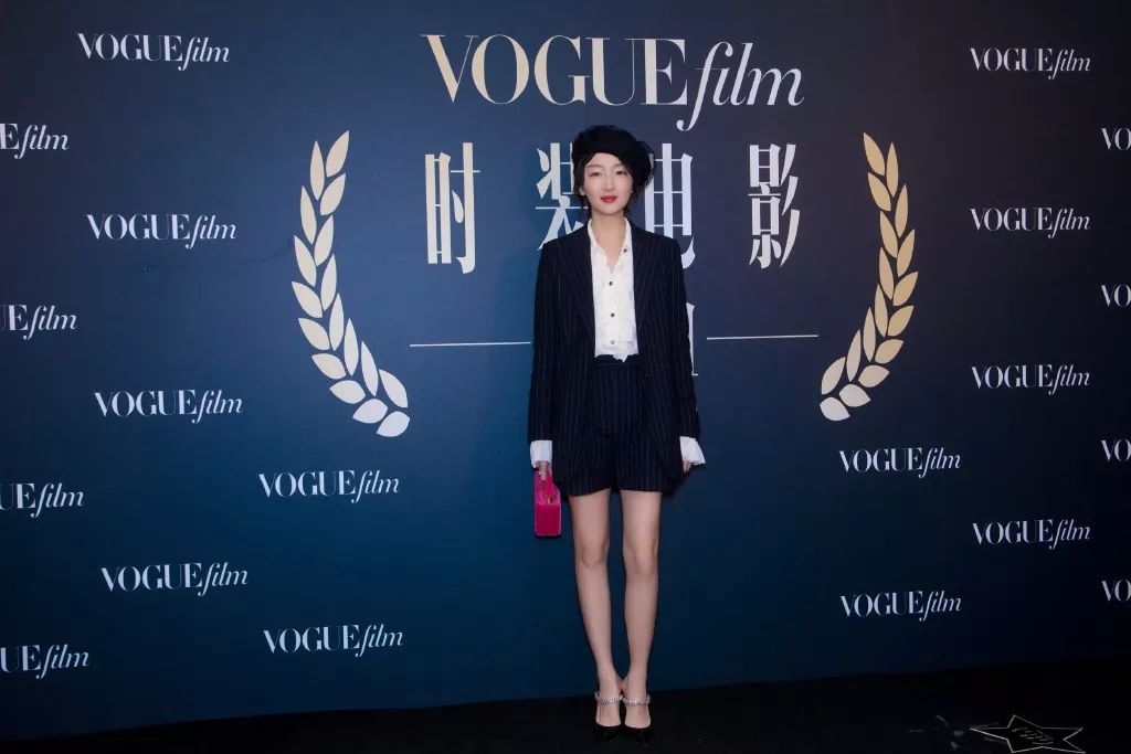 周冬雨变美女,周冬雨变好看了