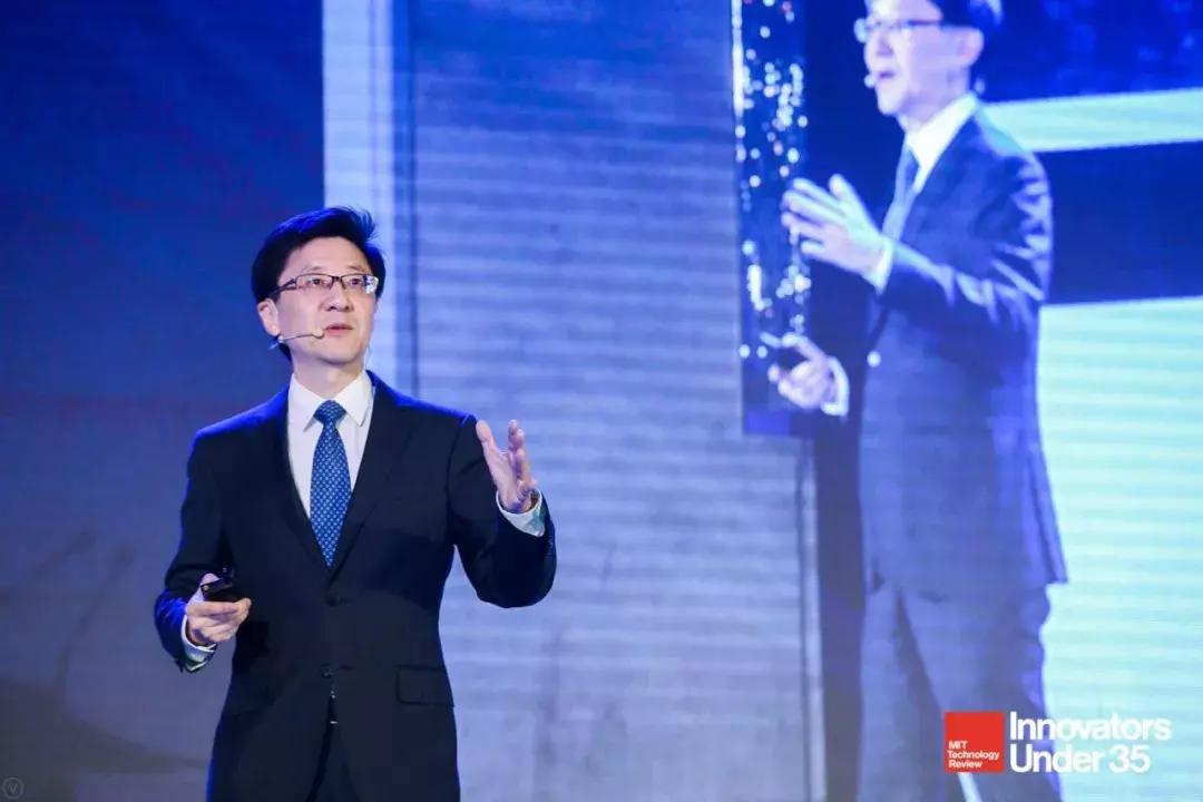 宜信公司创始人兼首席执行官,宜信ceo唐宁的经历