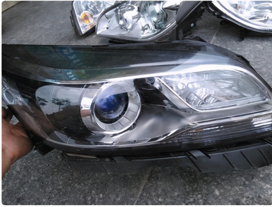 车灯卤素和氙气和led哪个好,氙气大灯和led大灯有什么区别