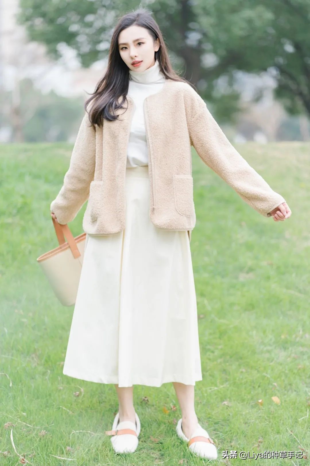 咖色和奶茶色哪个颜色更显气质,奶茶色显白吗今年很流行奶茶发色