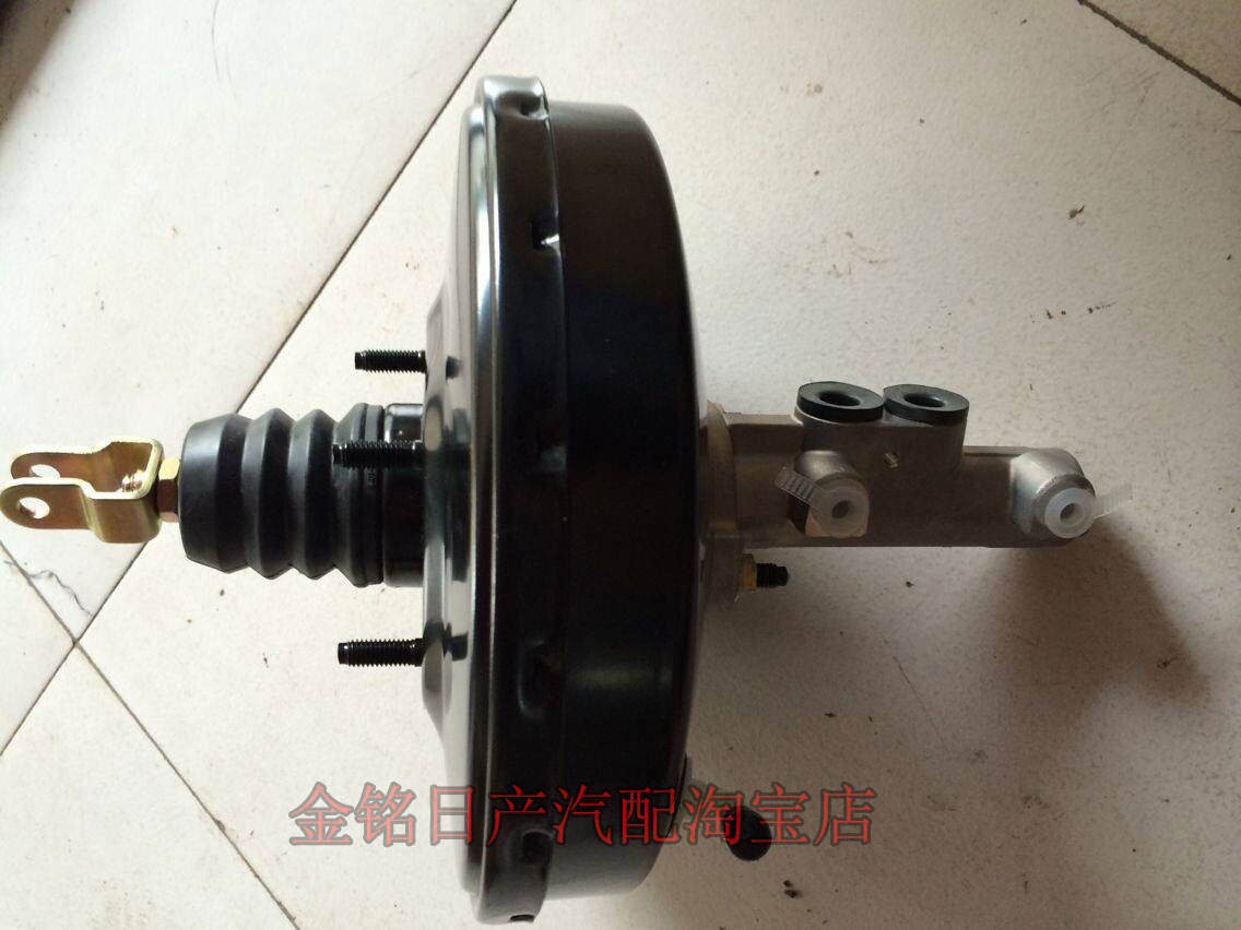 汽车启动制动踏板踩不动是咋回事,启动发动机制动踏板为何踩不下去