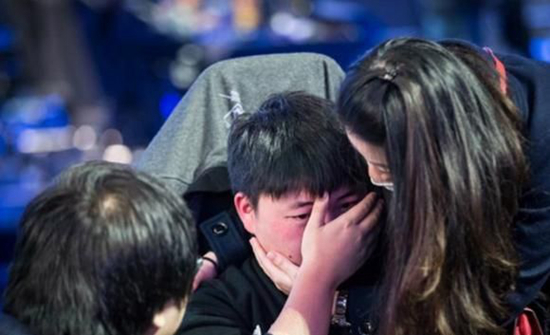 uzi生涯高光集锦英文,回顾uzi的职业生涯视频