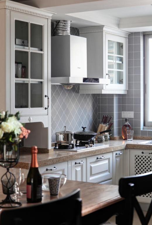 是油烟机好用还是集成灶好用,集成灶和油烟机的优缺点都有哪些