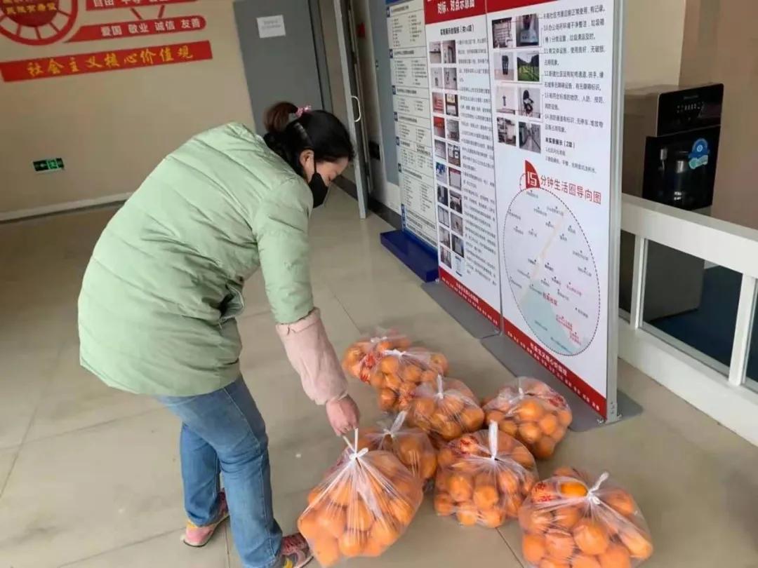 *党**史学习教育|*党**员代购“跑田坎”服务群众“零距离”