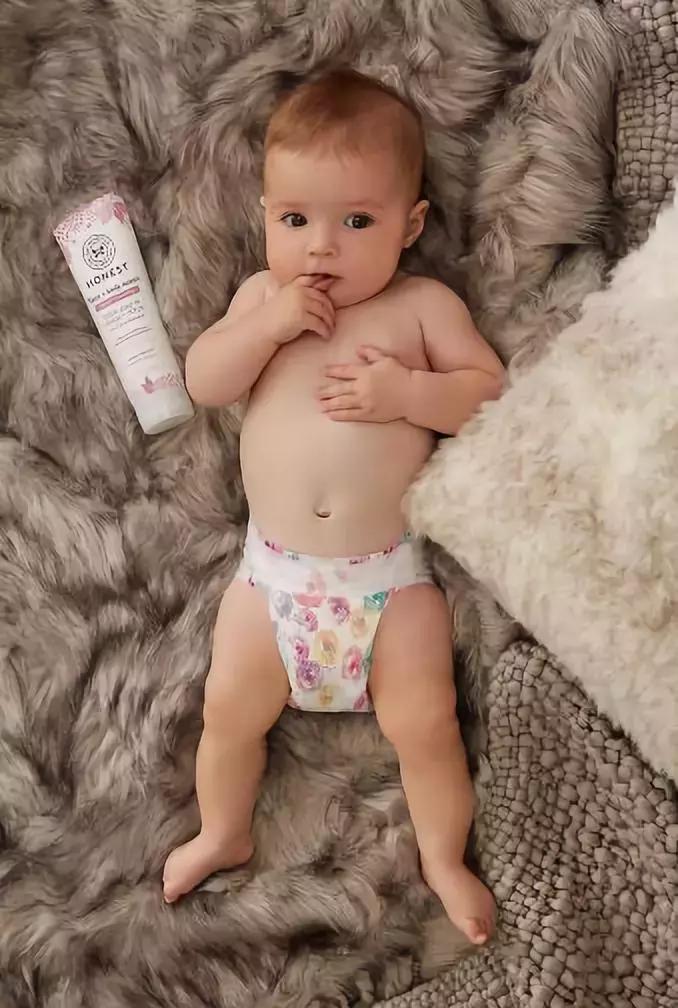 往脚上涂花露水会怎么样,花露水喷脚上有什么用