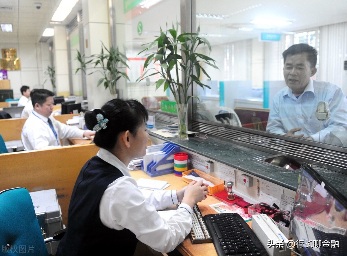 远超江苏！浙江8月人均*款贷**10.42万元，你“超标”了吗？