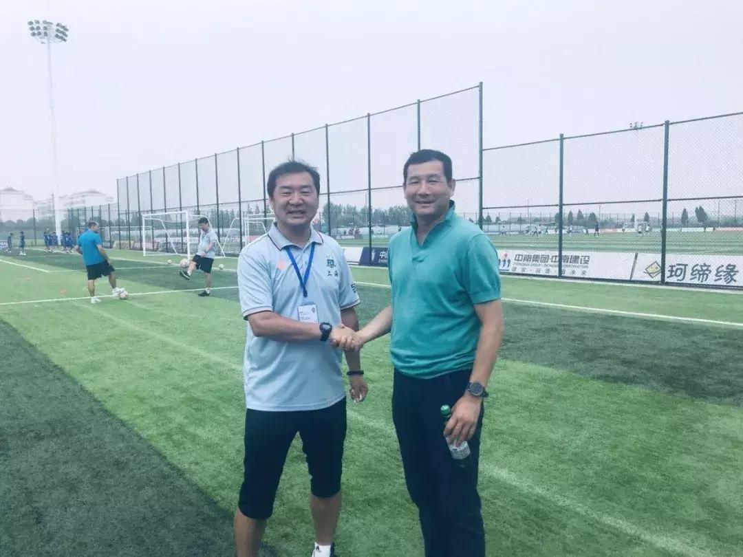 在外地漂泊多年终于回来了,在外漂泊了几十年终于回家了