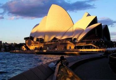 澳大利亚支柱产业或将损失943亿,澳大利亚经济走出衰退