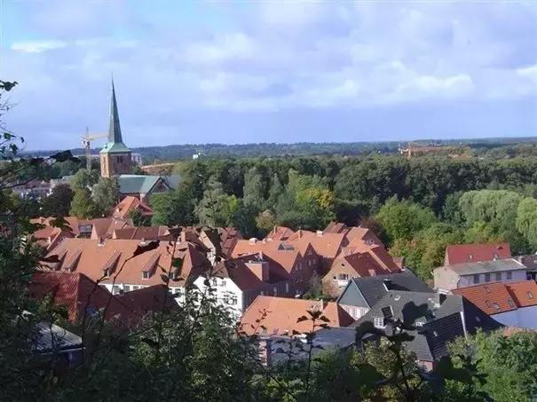 闀滃ご涓嬬殑寰峰啗,鍟嗗懆涓撴爮