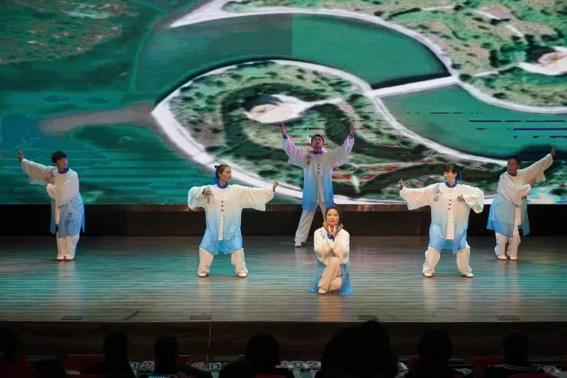 热潮涌动健身气功——洛阳市第十四届运动会健身气功比赛侧记掠影