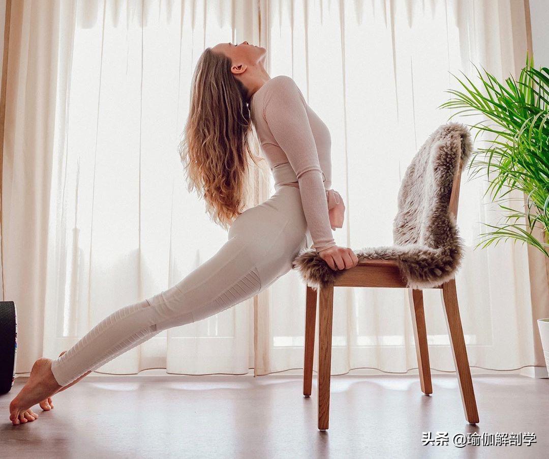 初学者练瑜伽在家要常练哪些动作,初学练瑜伽的基本动作和图