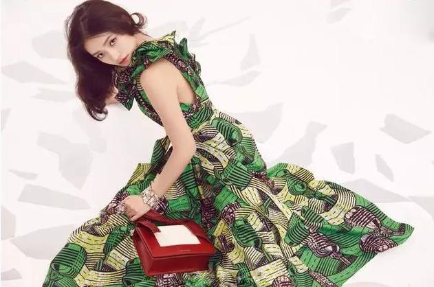 小ck和ck是同个品牌吗,小ck和mk包包哪个好