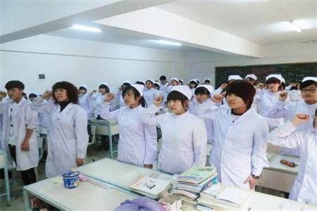 报考青岛卫校护理专业还需面试吗,护理单招面试问题有哪些