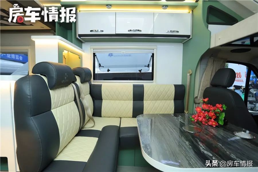 升降大床房车,可升降空间房车