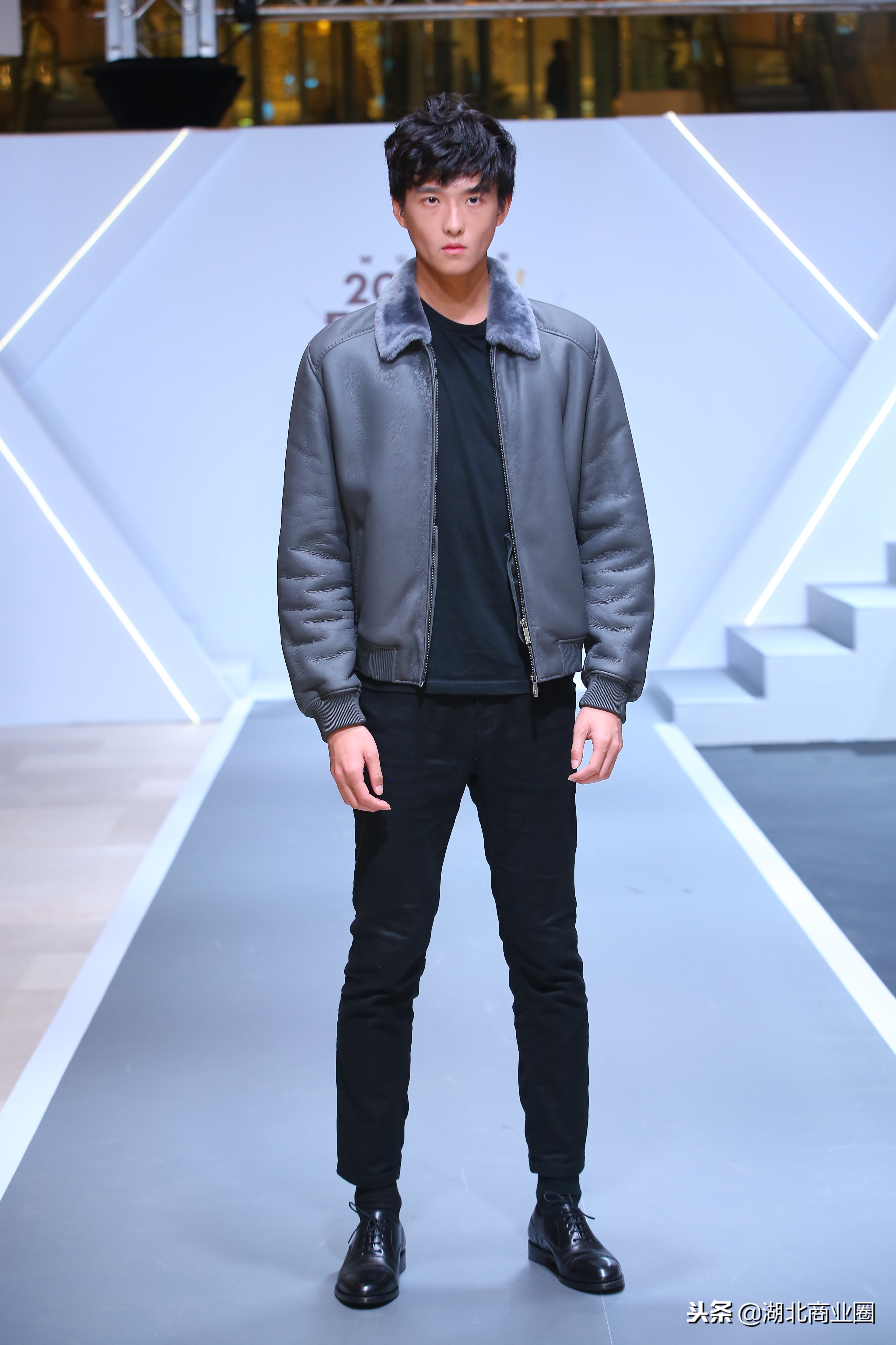 2015武汉国际时装周完美收官,武汉时装周闭幕传统服饰