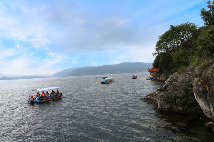 抚仙湖孤山上有什么景点,抚仙湖里的小岛