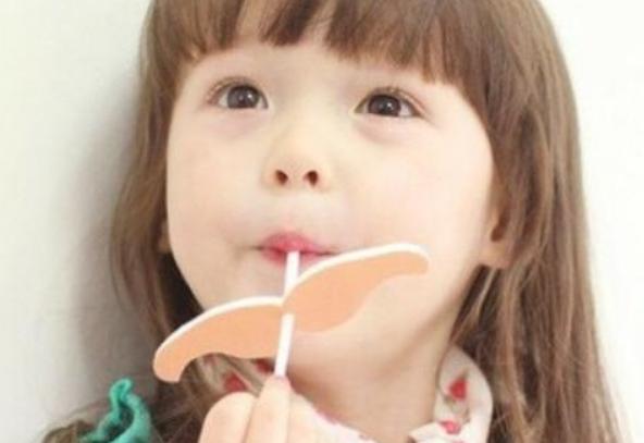 女儿长得相当漂亮怎么办,4岁女儿太漂亮