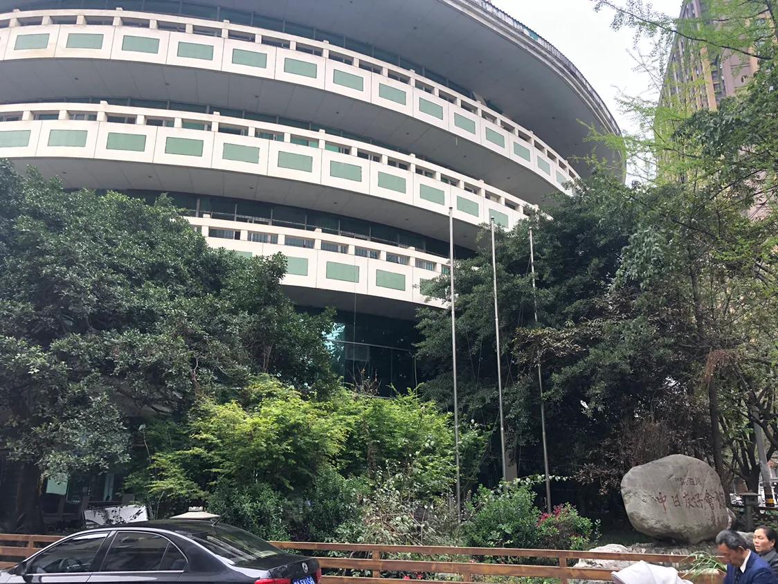 棕北棕南，这个曾比玉林桐梓林还牛的富人区，已经“过气”