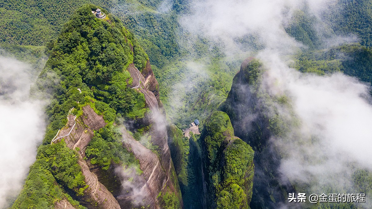江浙地区唯一的一处世界自然遗产名录的神奇景观，丹霞地貌江郎山