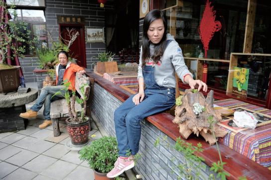 七年前辞职的女老师现状,辞职看世界的女教师现在怎么样了