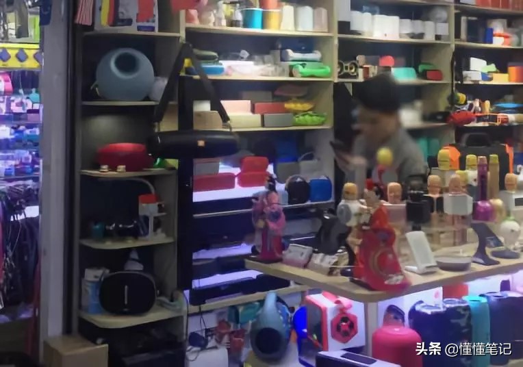 苹果新机降价,华强北二手市场凌乱