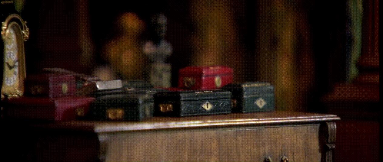 娃娃屋玩家,英国女王与玛丽王后