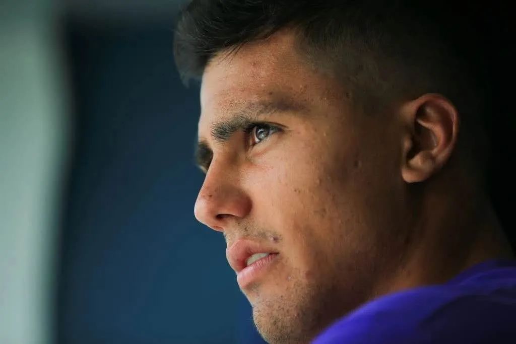 实况足球后腰罗德里数据,实况足球适合罗德里的阵型