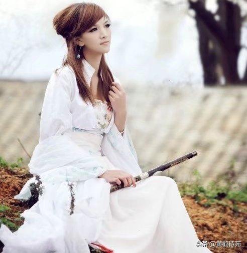 梧桐《喝火令》18首：香起白裙飘逸，邀请对下句？