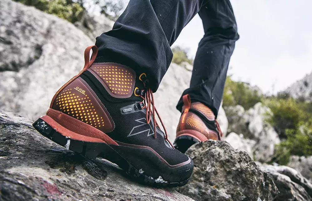 户外运动选择什么鞋,户外运动脚扭伤处理方式