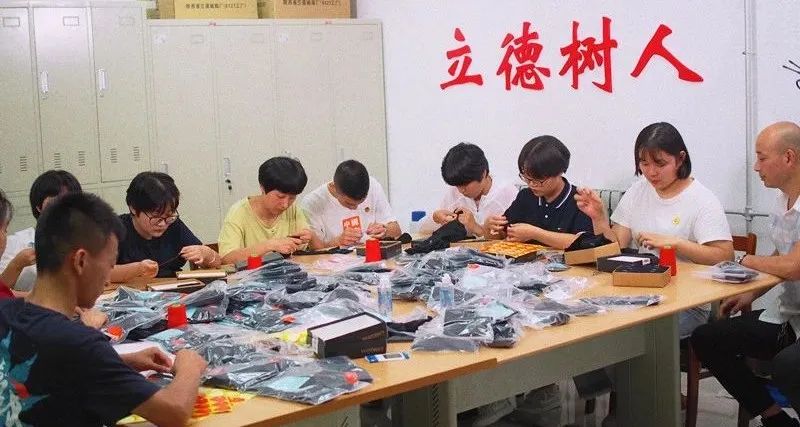 致敬寒冷中最可爱的人,致敬最可爱的人致敬解放军