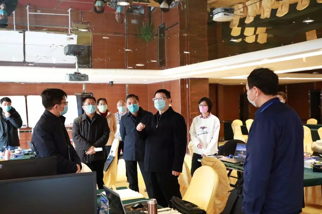 领导慰问一线疫情防控工作人员,领导赴一线检查疫情防控工作